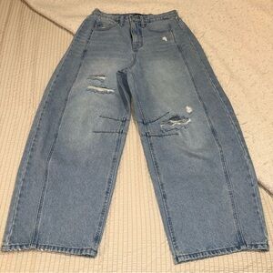 Scoop Distressed Seamed Cropped Barrel Jeans 4
